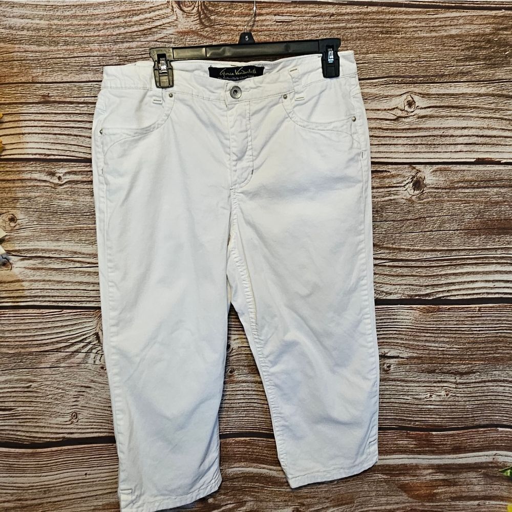 Gloria Vanderbilt Capris white woman's 12 Pre-owned
